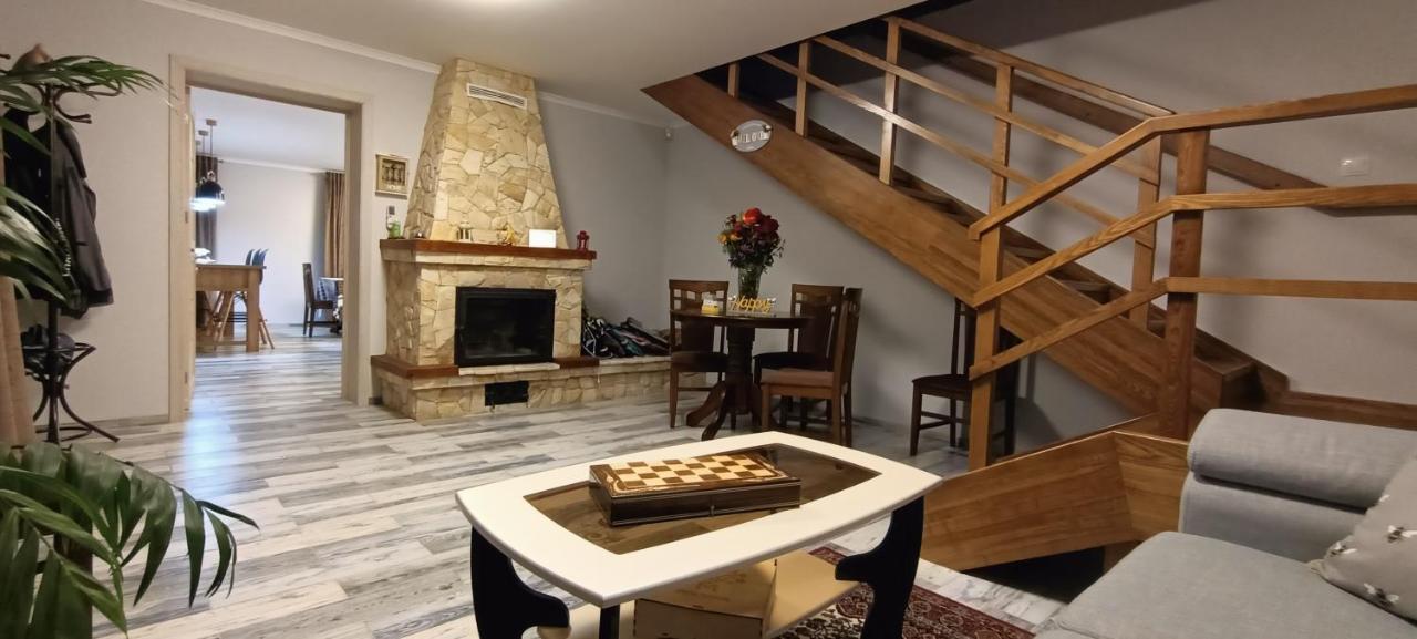 Vila Conacul Mierii Straseni Exteriér fotografie